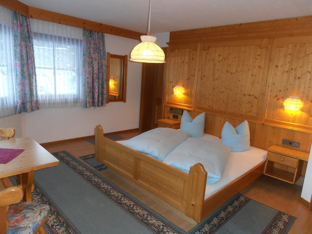 Hotel Haus Dorfplatz Galtür Pokoj fotografie